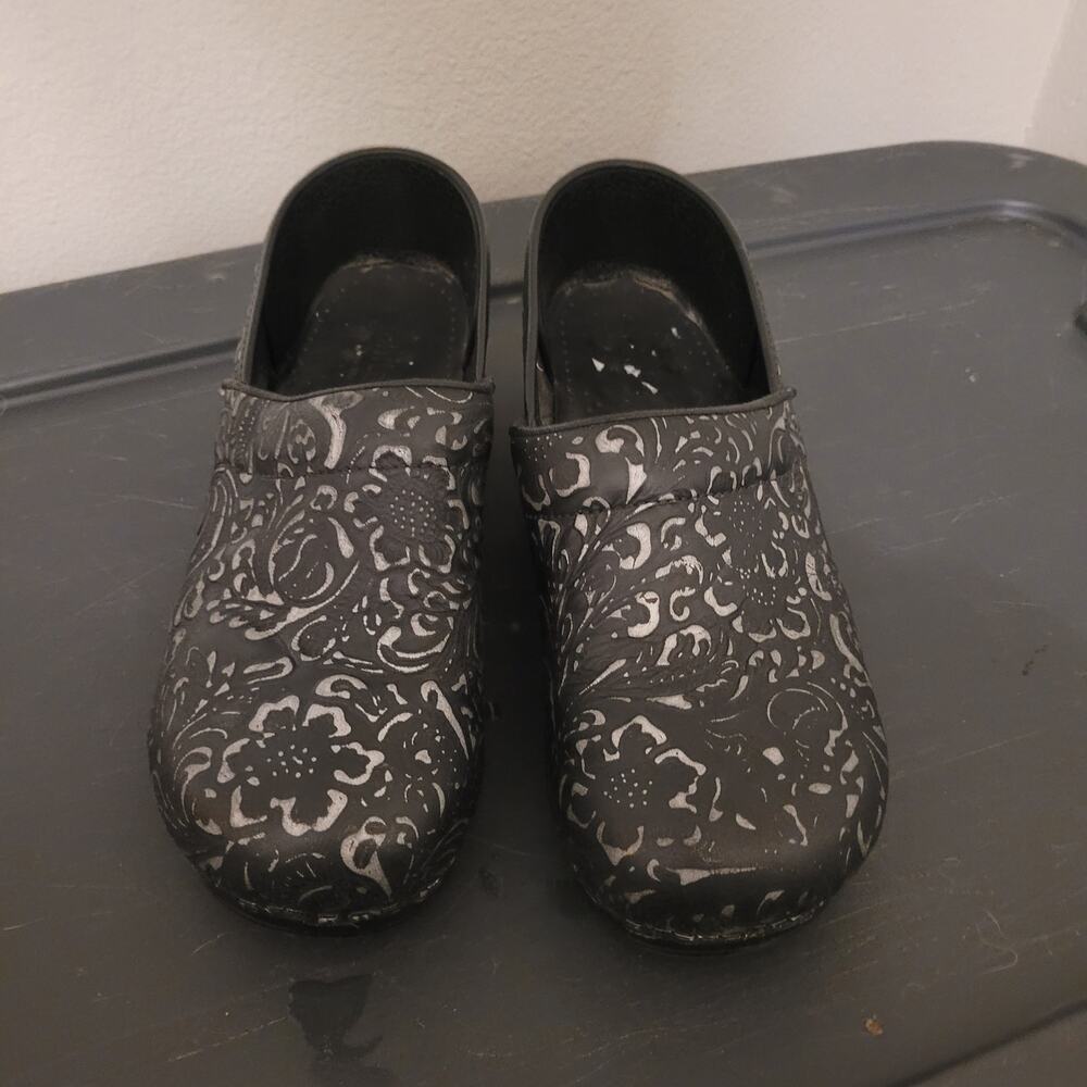 Sanita Original Danish CLogs Signature Patent‎ Leather Womens 42/ US 10.5 Emboss